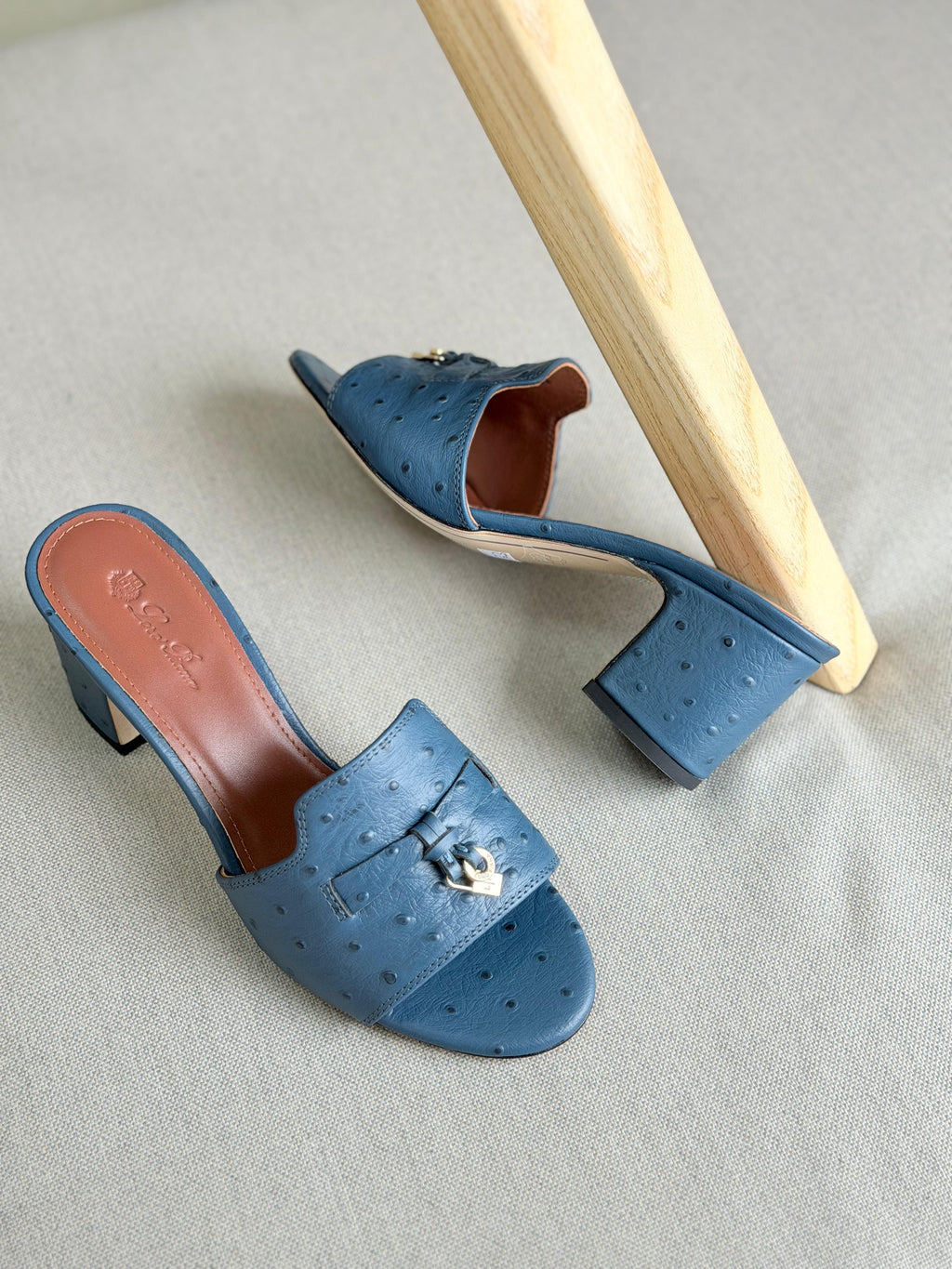 Loro Piana Summer Charms Sandal Flats Ostrich Leather - 9