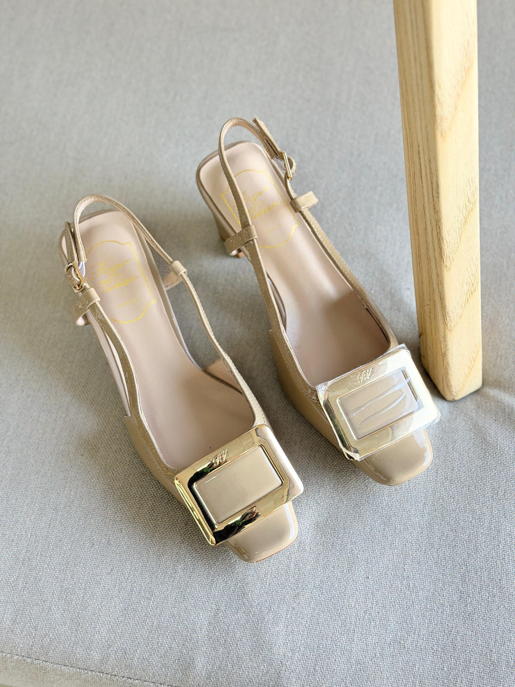 Roger Vivier Buckled Pumps - 3