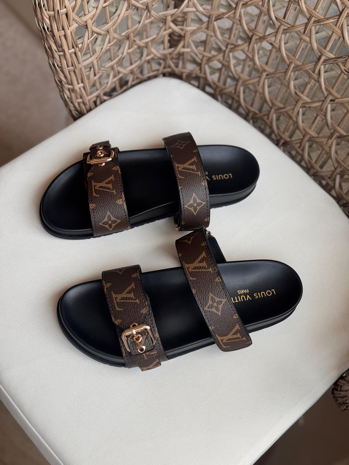 Louis Vuitton Pre-Loved Bom Dia flat sandals