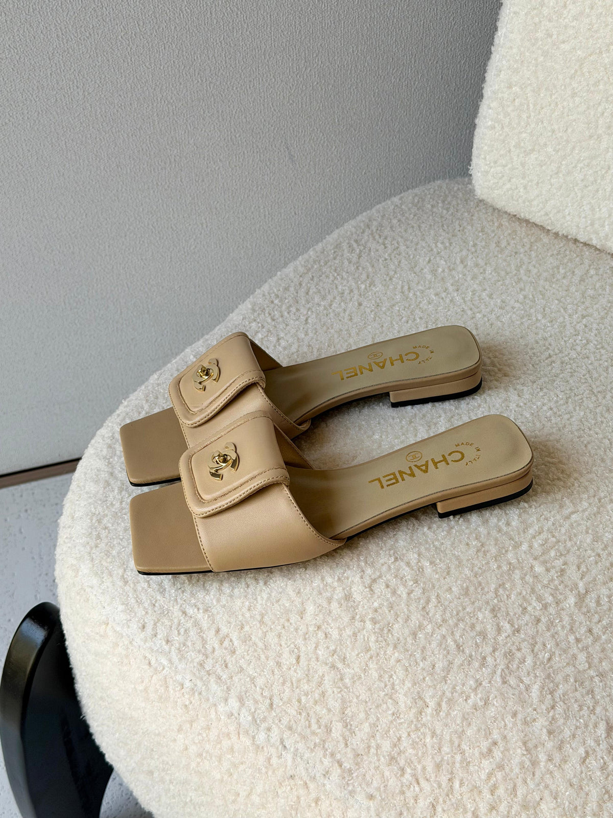 Chanel Lambskin Quilted Turnlock Flat - 9