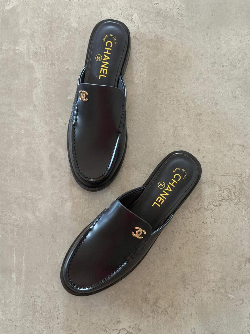 Chanel Mules in Black leather - 5