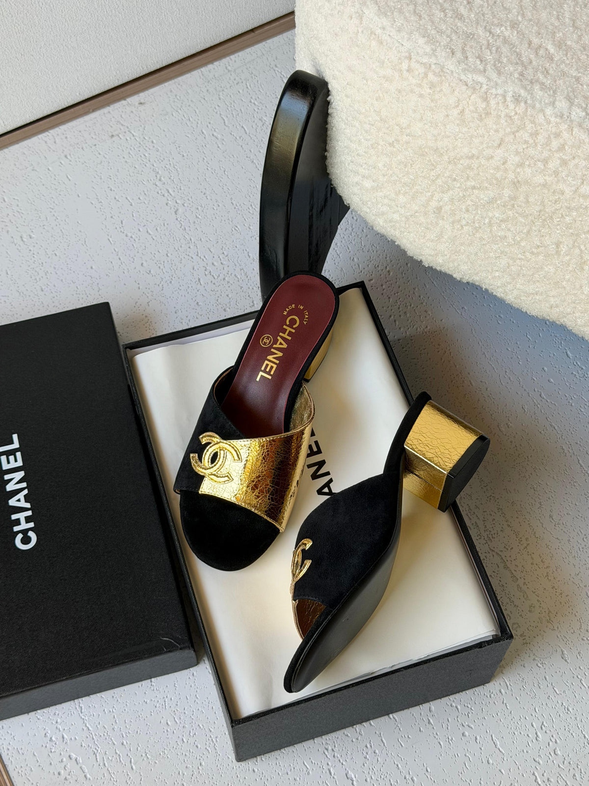 Chanel Leather CC Sandals - 6