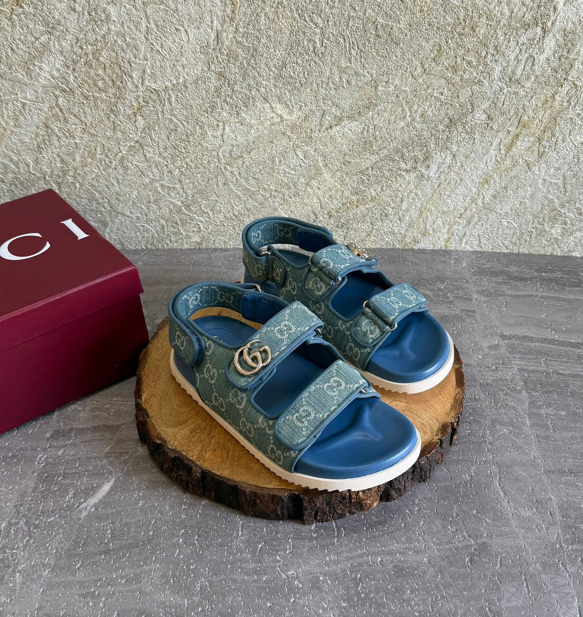 Gucci Double G sandals - 2