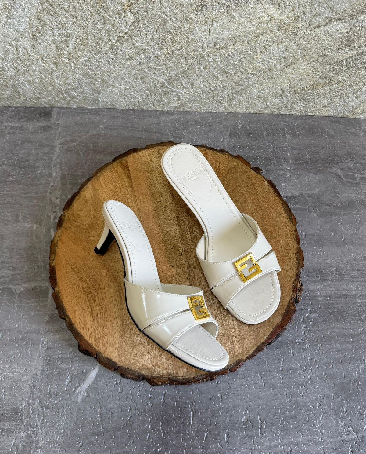 FENDI FFold 55mm logo-plaque Leather Sandals - 3