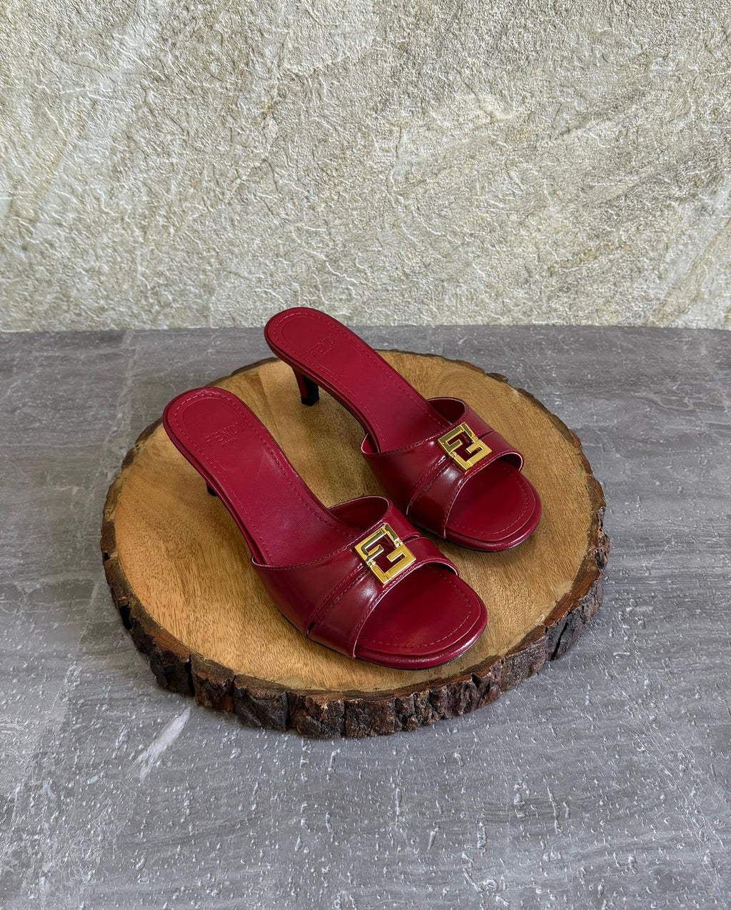 FENDI FFold 55mm logo-plaque Leather Sandals - 4
