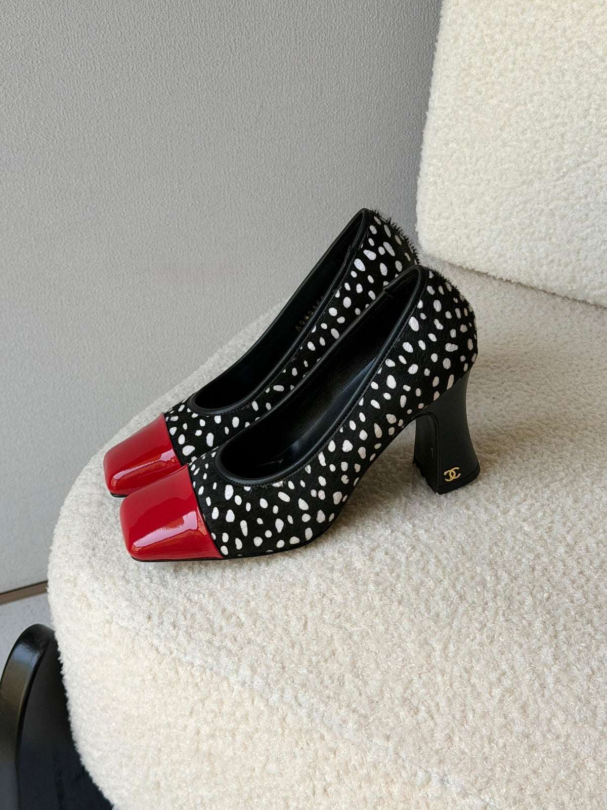 Chanel Pumps Lambskin & Patent Calfskin