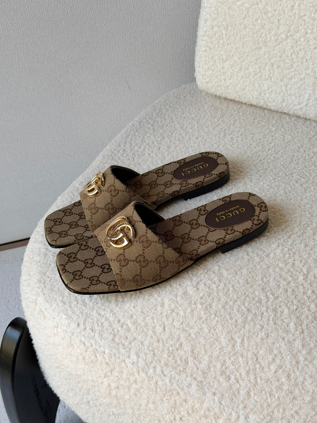 Gucci Double G slide sandals - 8