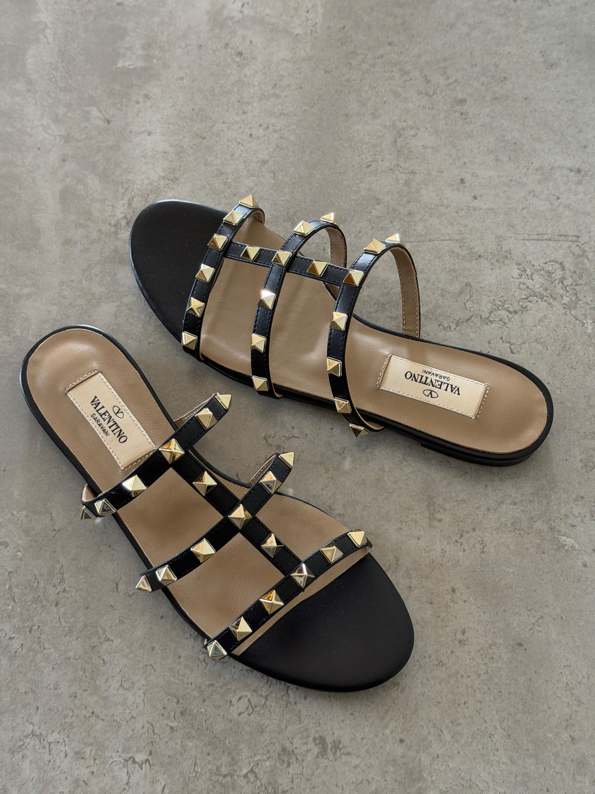 Valentino Garavani Rockstud flat sandals - 2