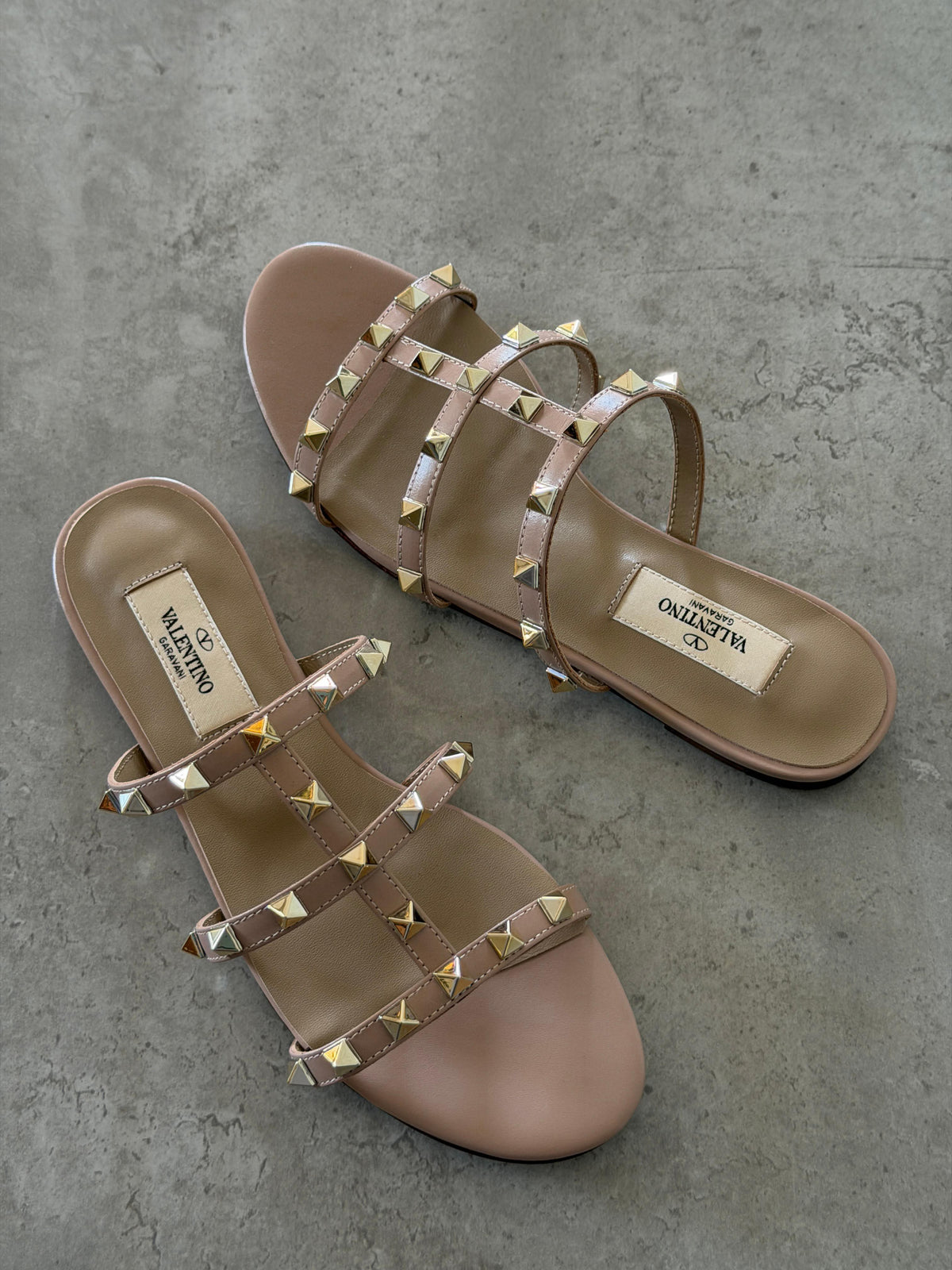 Valentino Garavani Rockstud flat sandals - 2