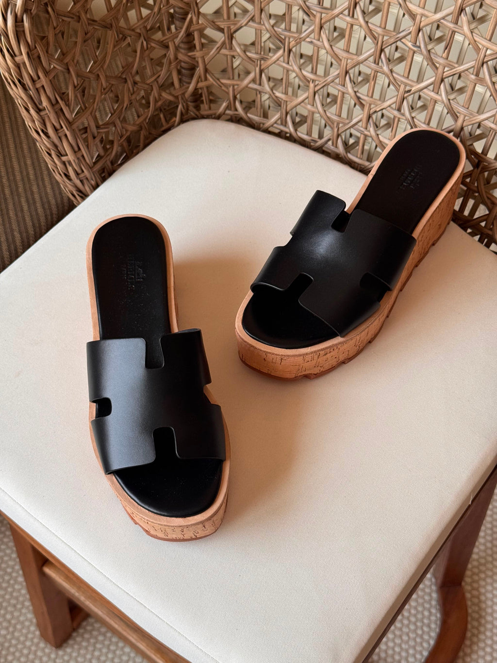 Hermes Luce 30 Sandals in Suede - 18