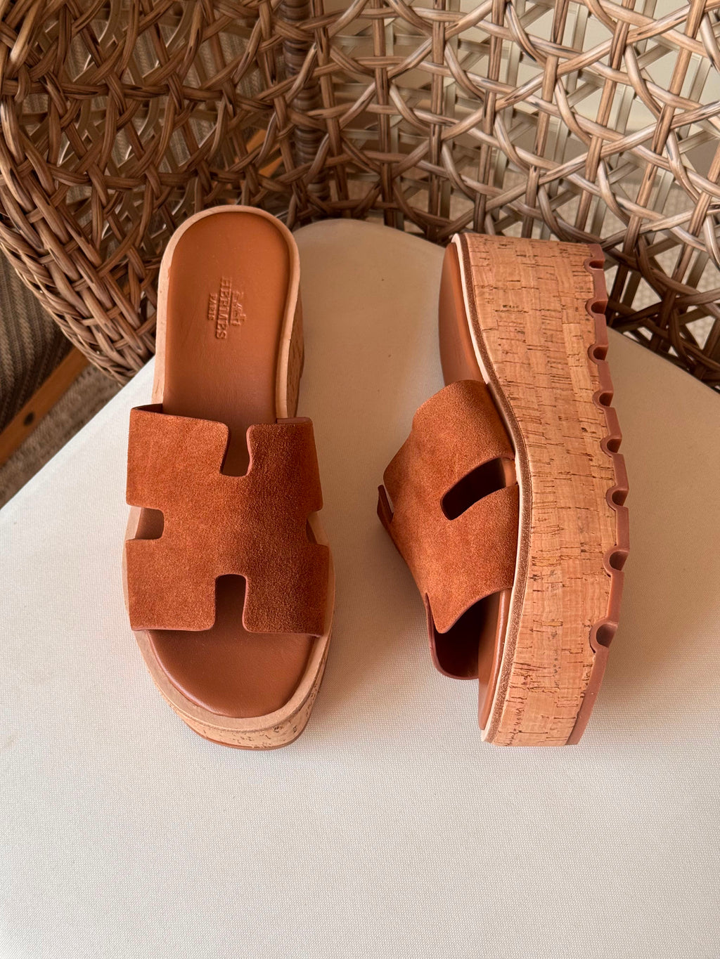 Hermes Luce 30 Sandals in Suede - 21