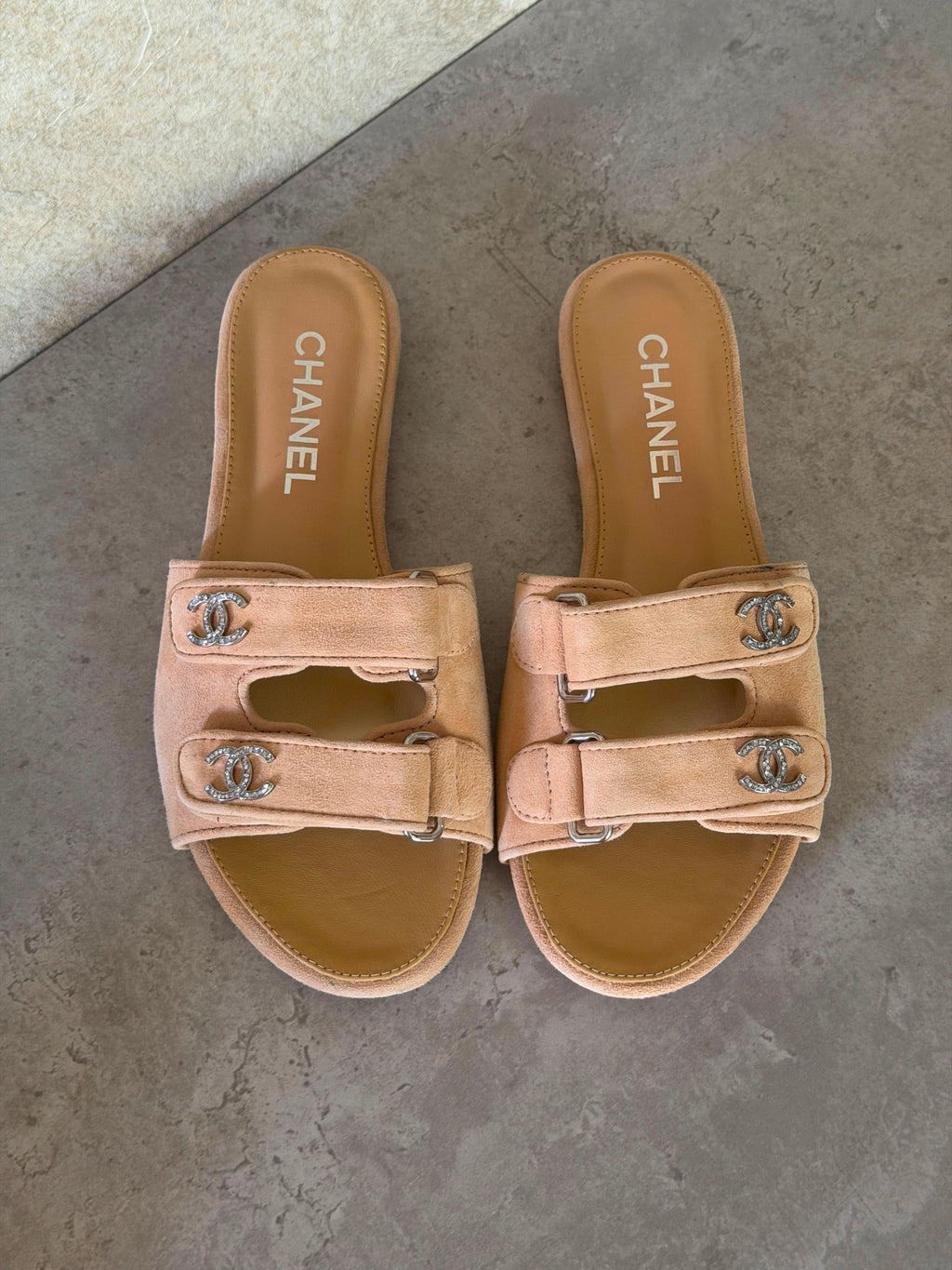 Chanel flat sandals in Suede - 5