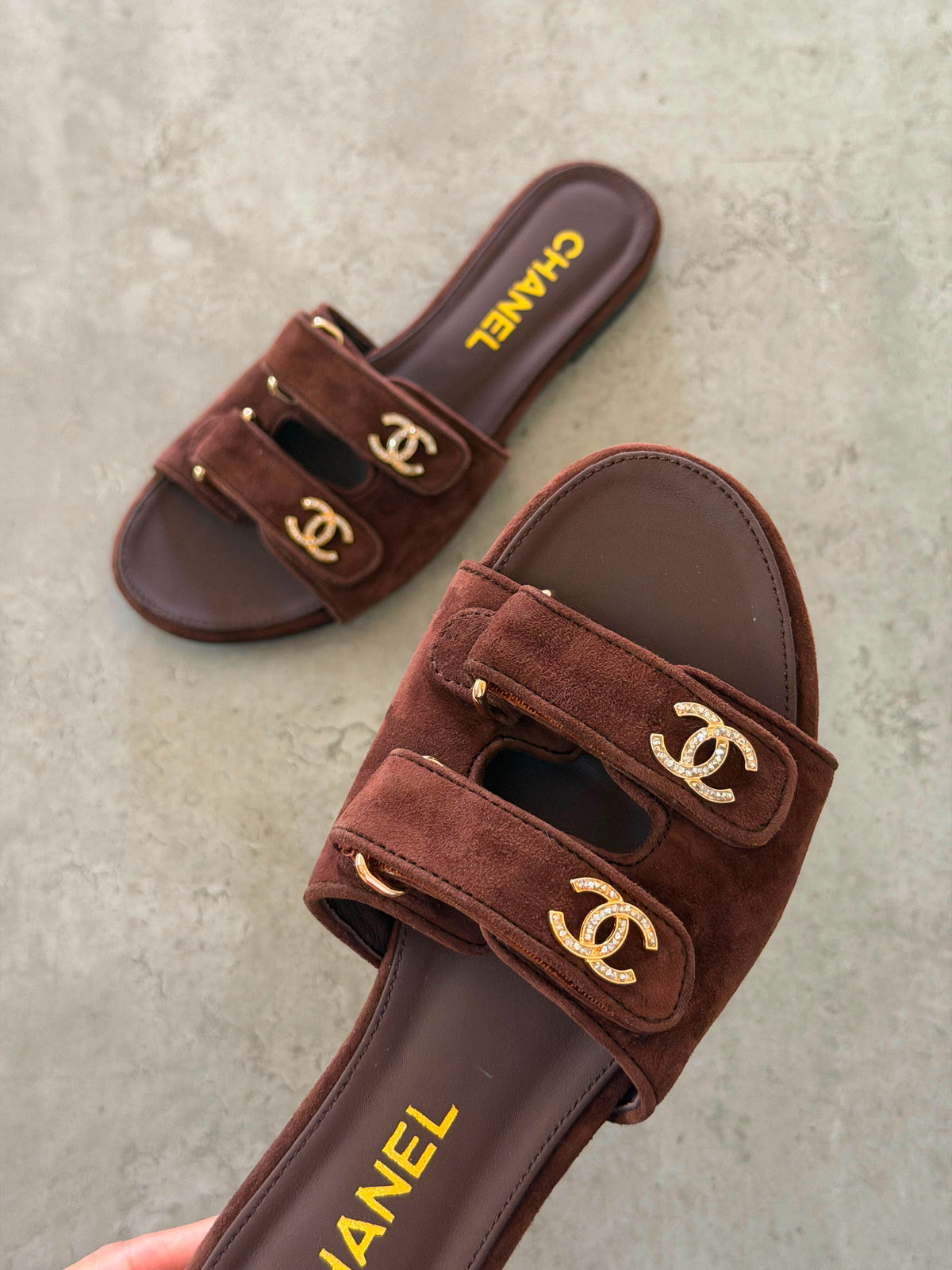 Chanel flat sandals in Suede - 6