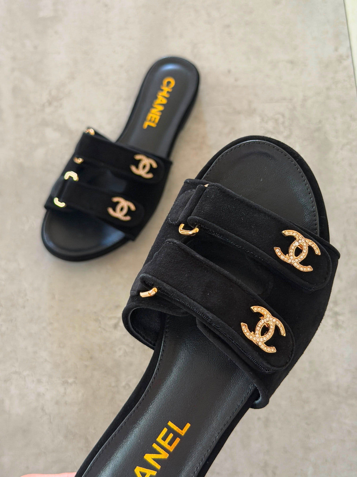 Chanel flat sandals in Suede - 8