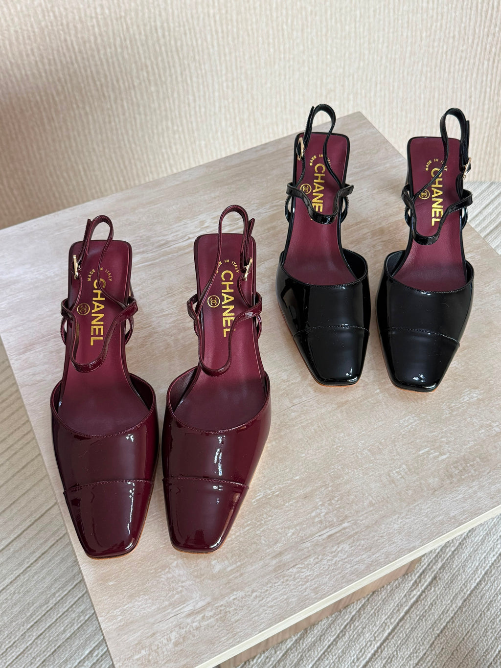 Slingbacks - Crocodile embossed calfskin - 9