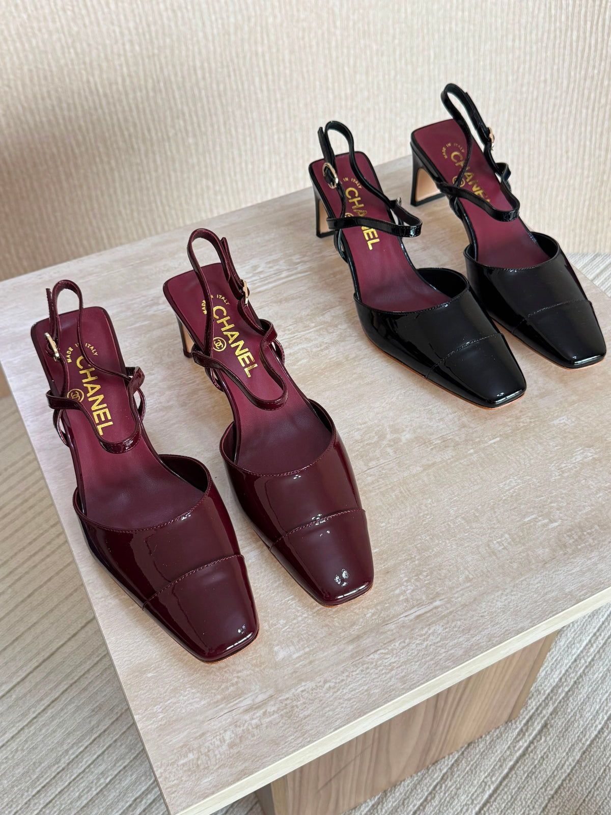 Slingbacks - Crocodile embossed calfskin - 10