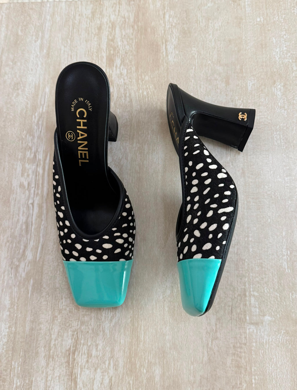 Chanel Mules in Lambskin & Patent Calfskin - 4