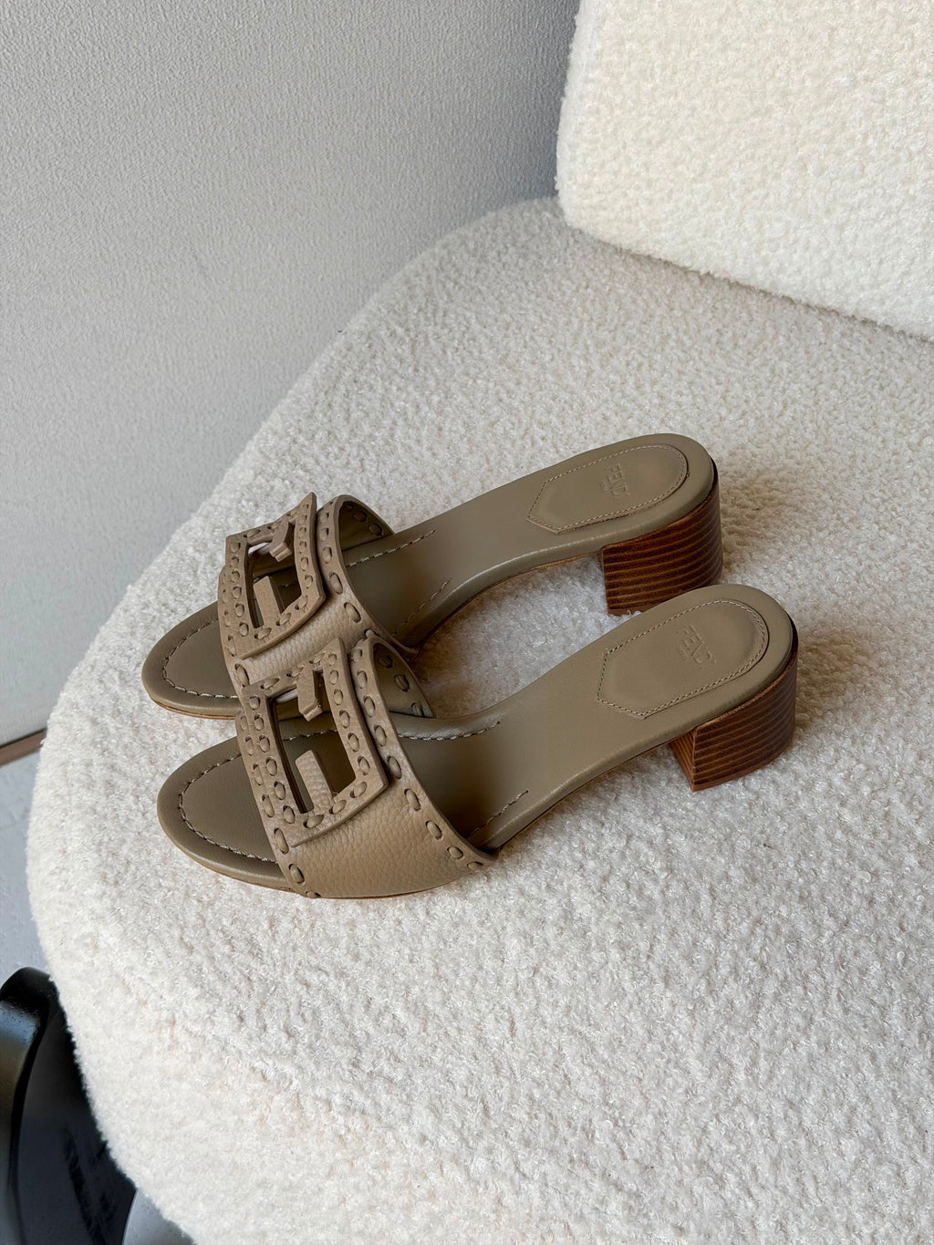 FENDI Baguette sandals - 5