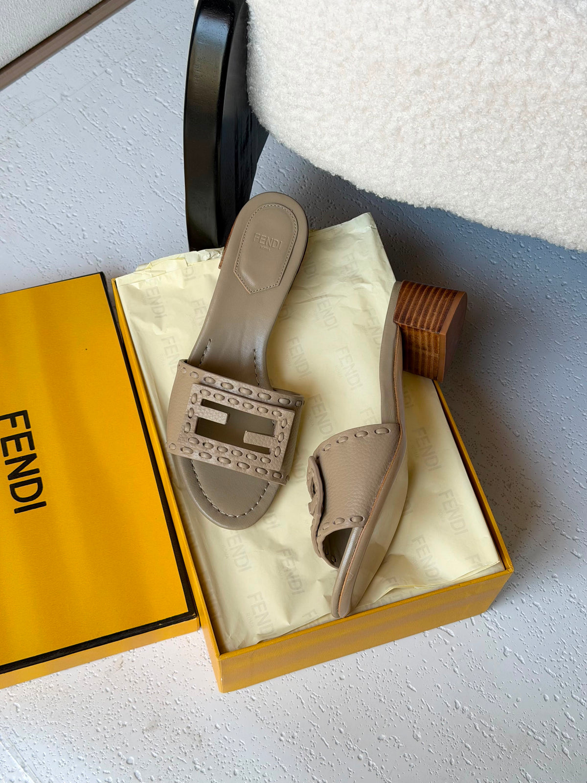FENDI Baguette sandals - 7