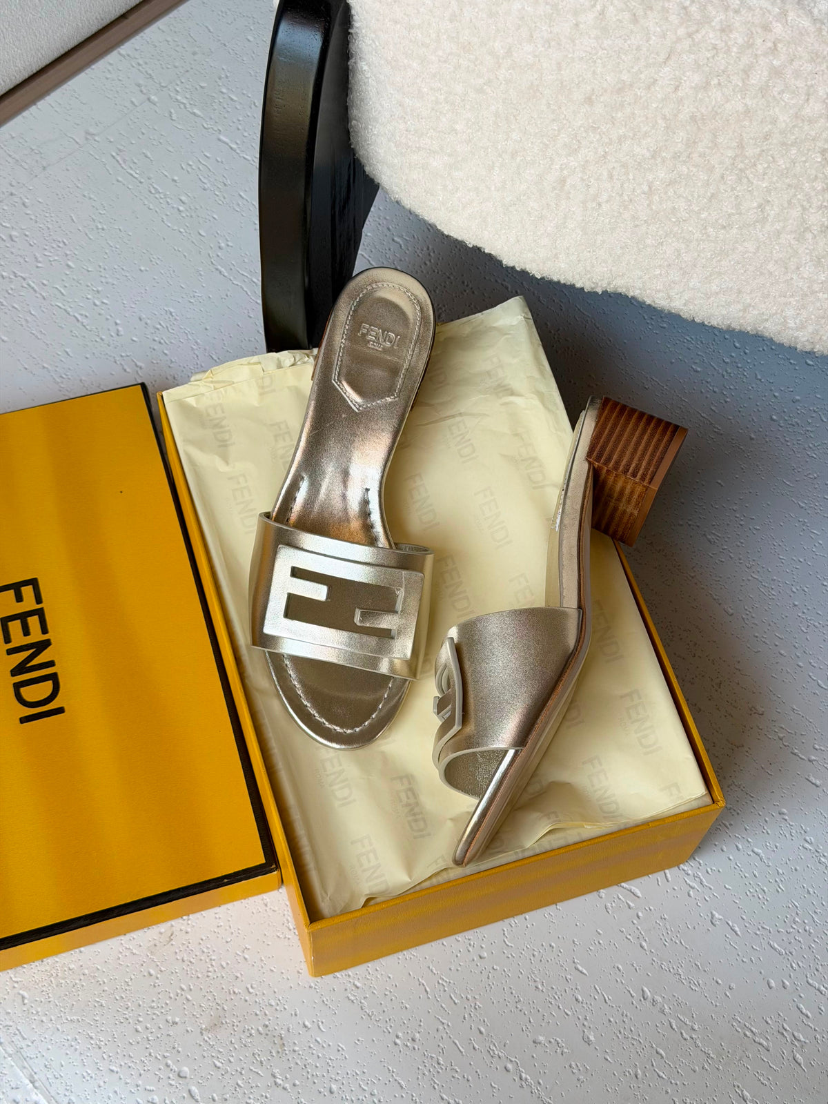 FENDI Baguette sandals - 9