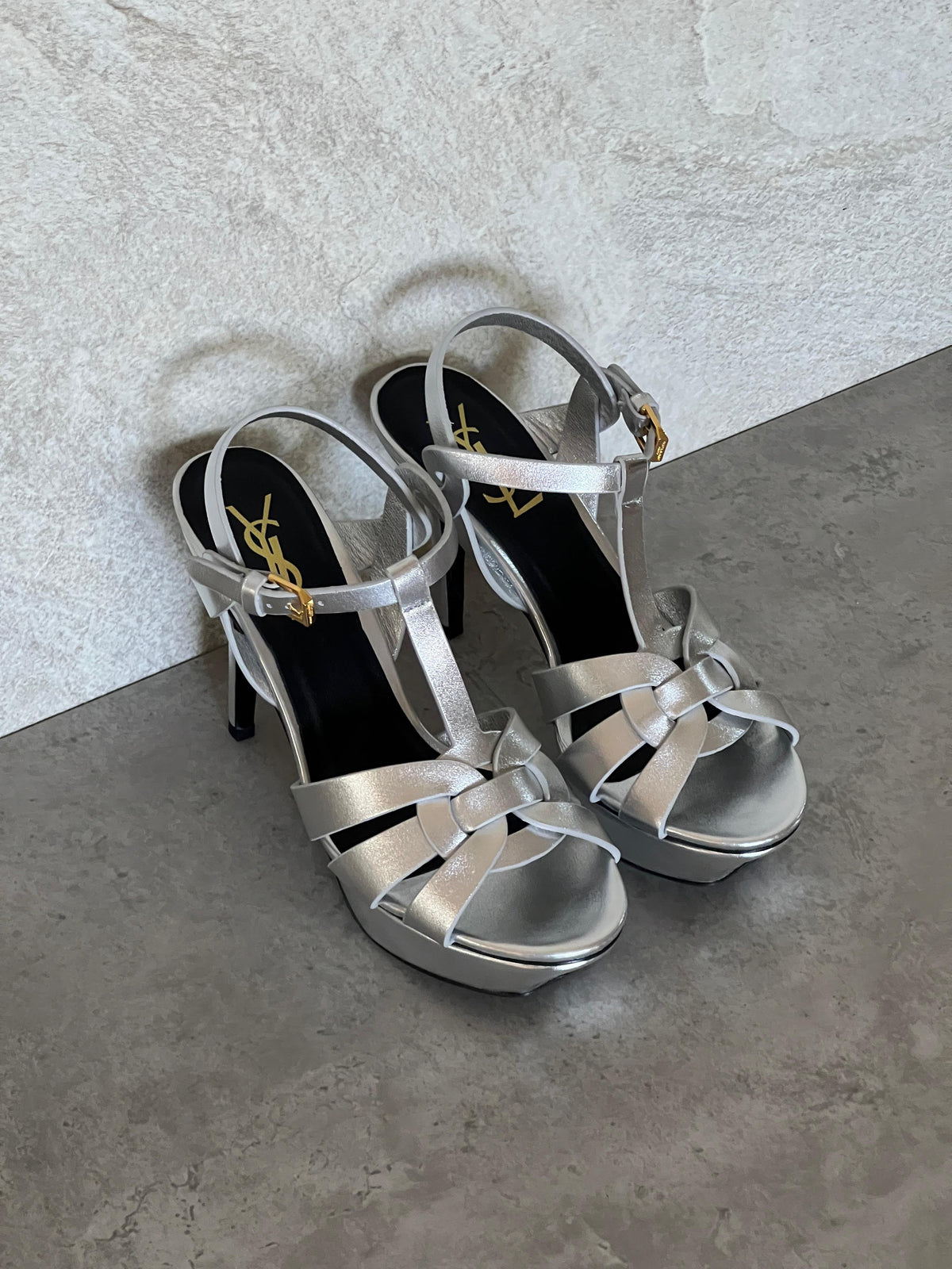 SAINT LAURENT Neutral Tribute 135 Platform Sandals - 6