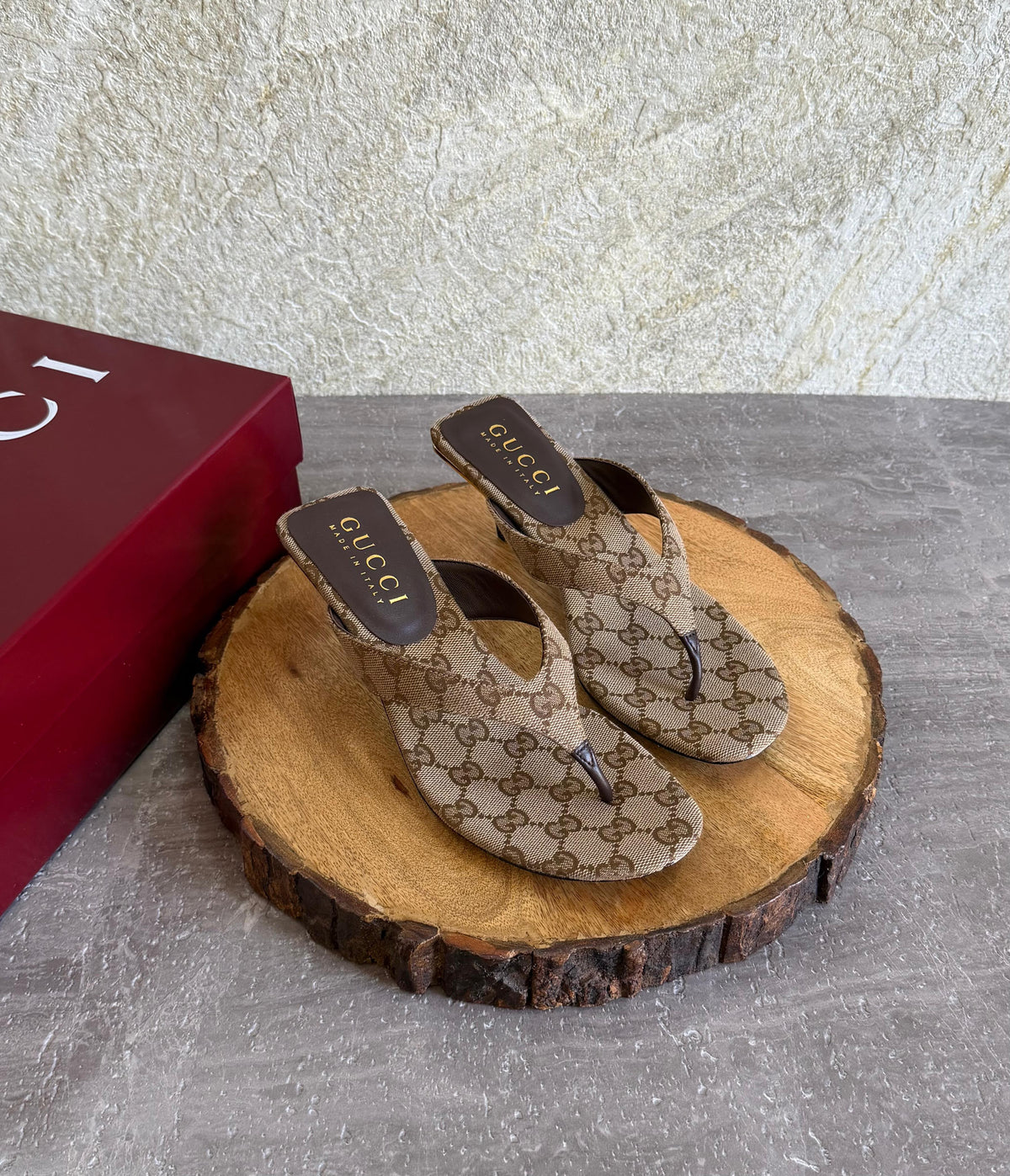 Gucci Vittoria thong sandals - 2