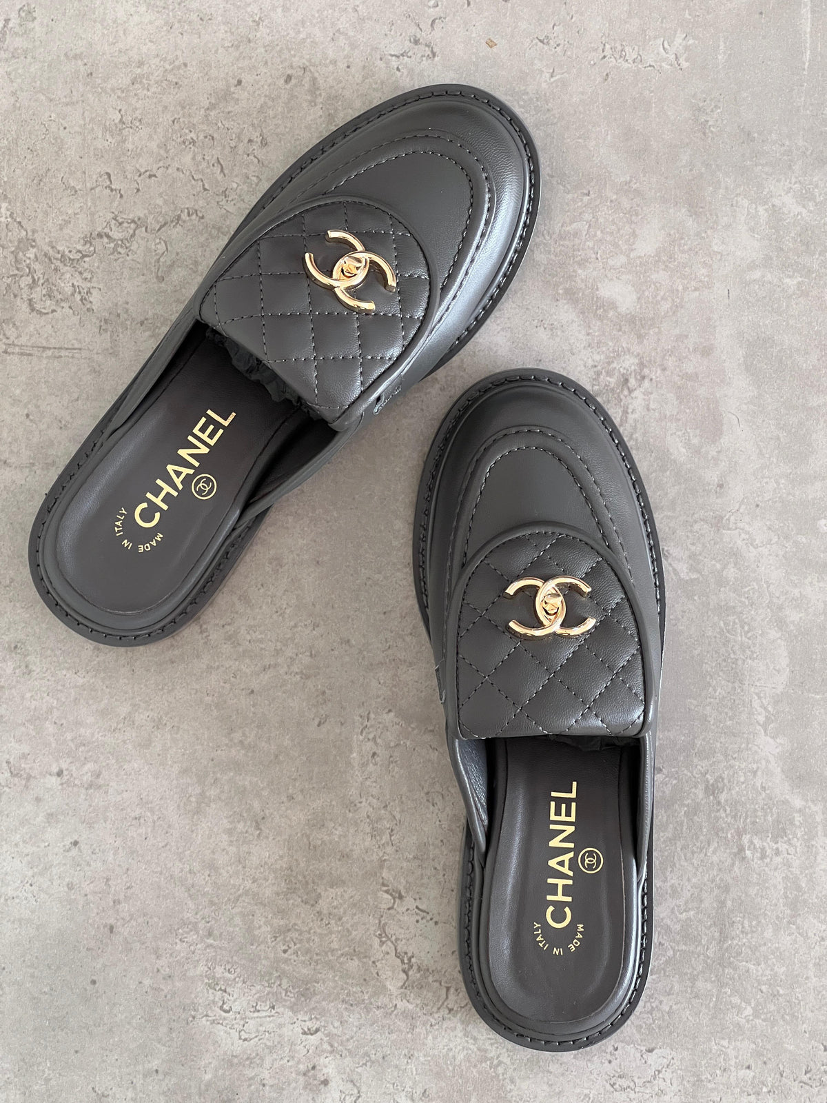 Chanel Loafers in Black Calfskin - 4