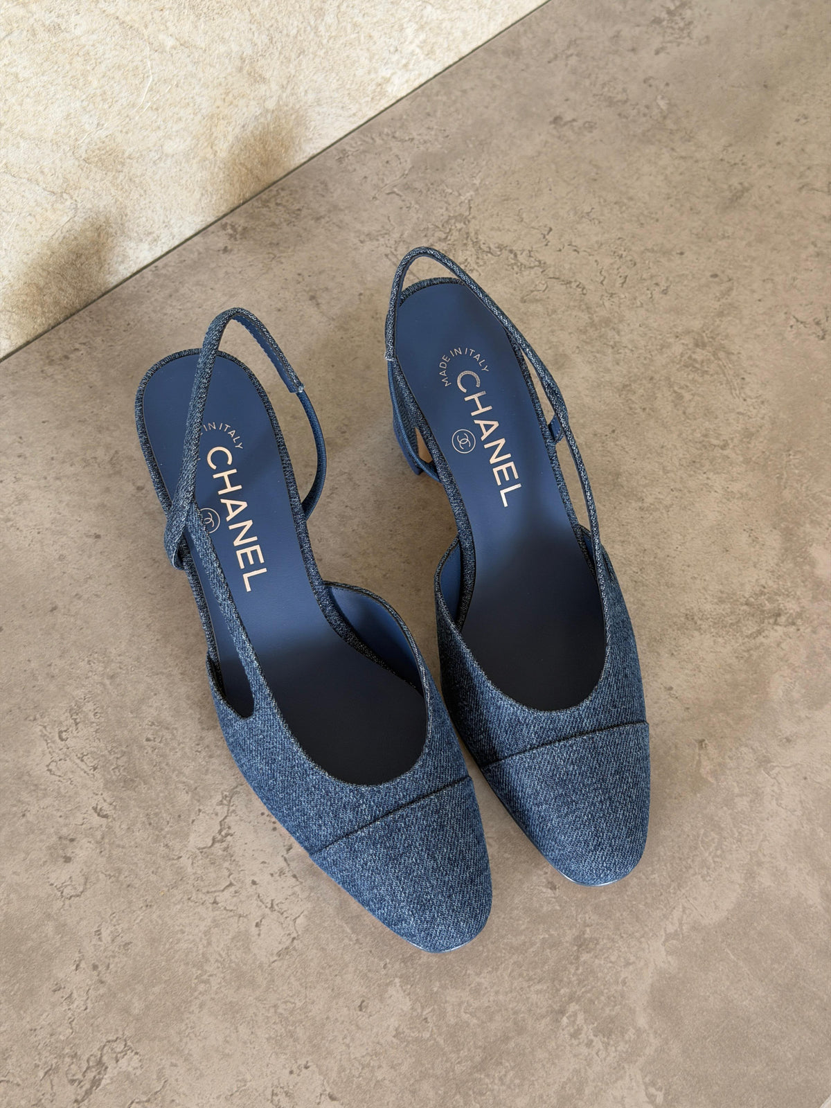 Chanel Interlocking CC Logo Lace Slingback Pumps - 3