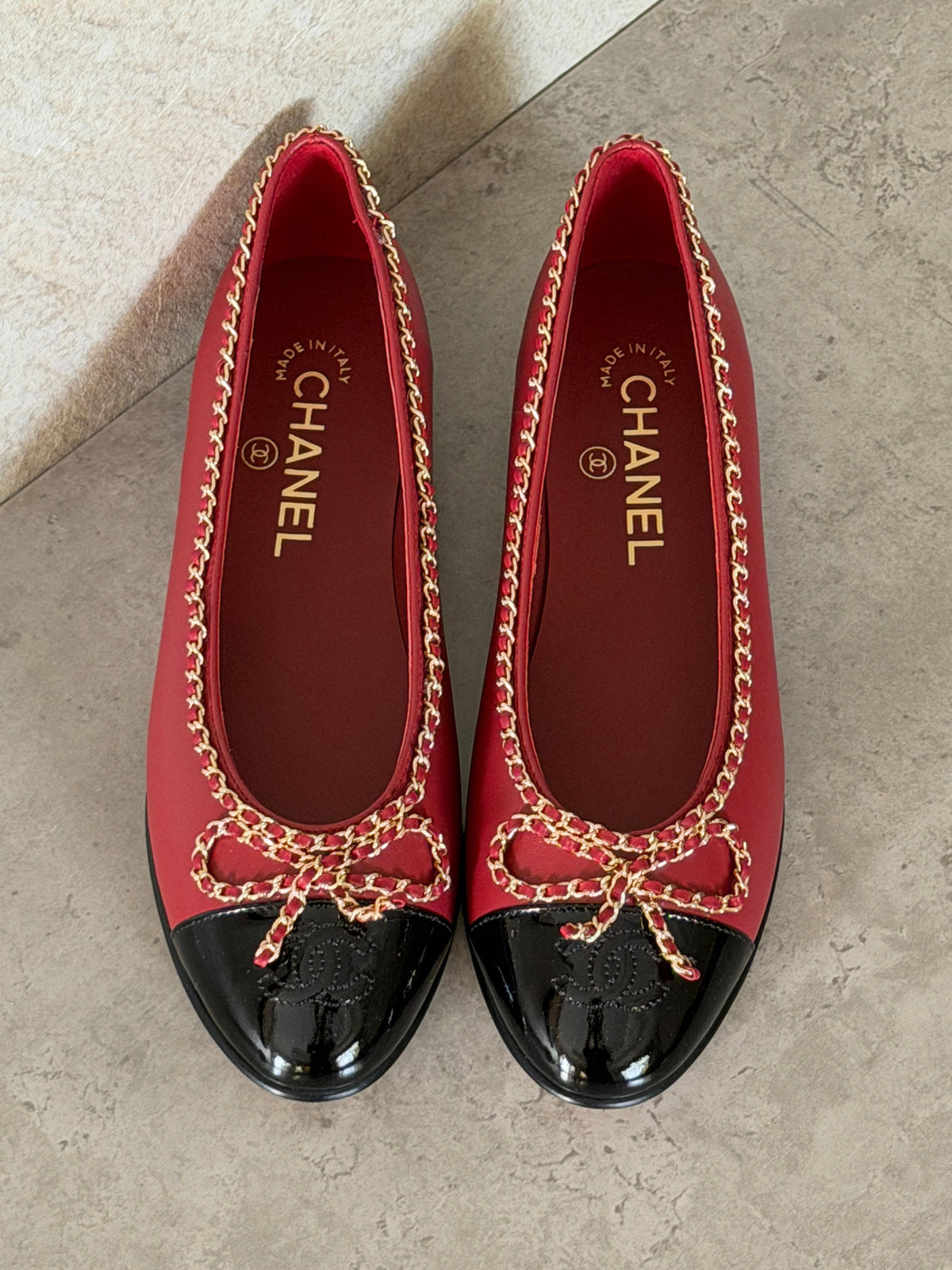 Chanel Ballerinas in Lambskin and Varnished Calfskin - 6