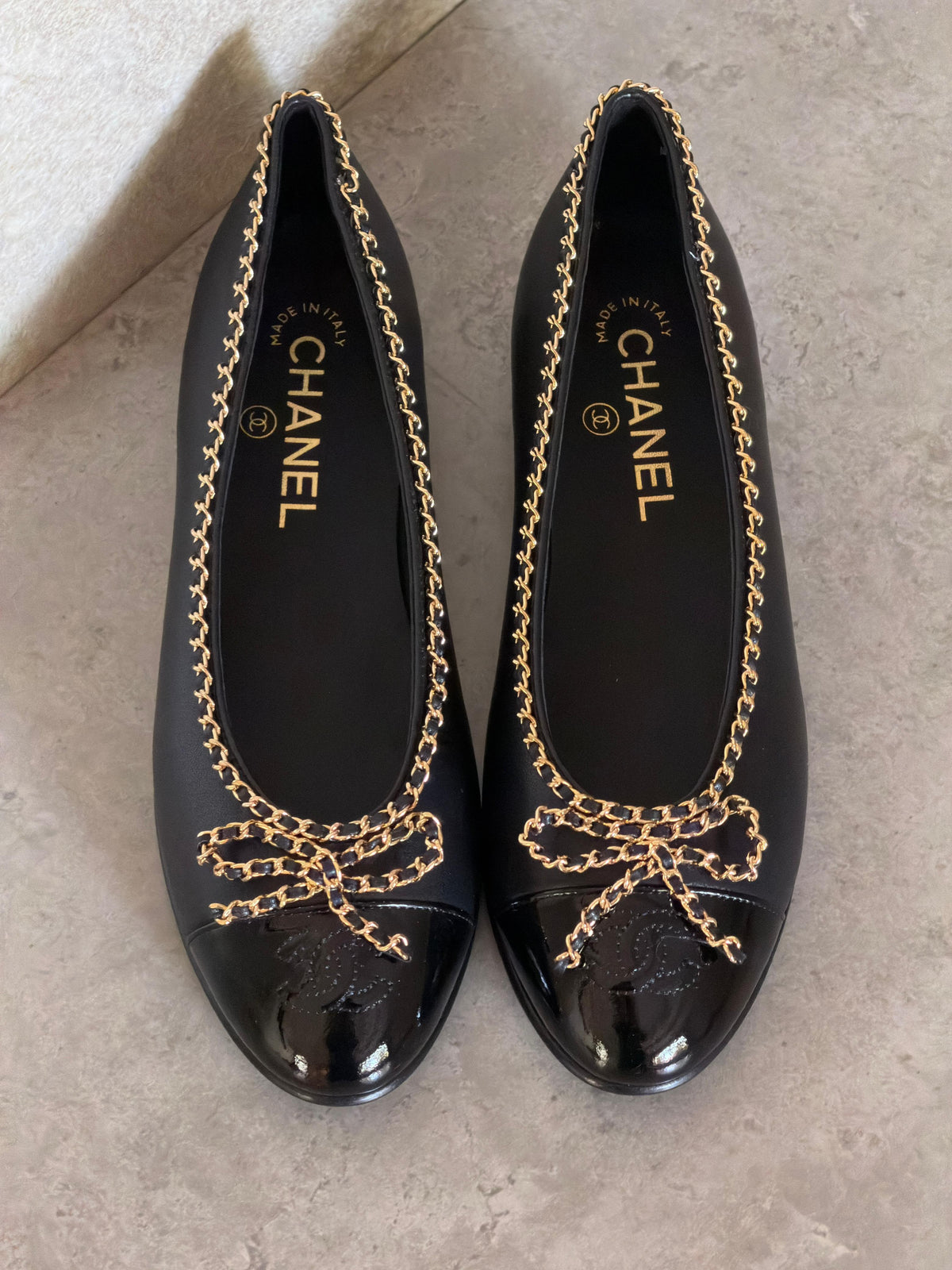 Chanel Ballerinas in Lambskin and Varnished Calfskin - 8