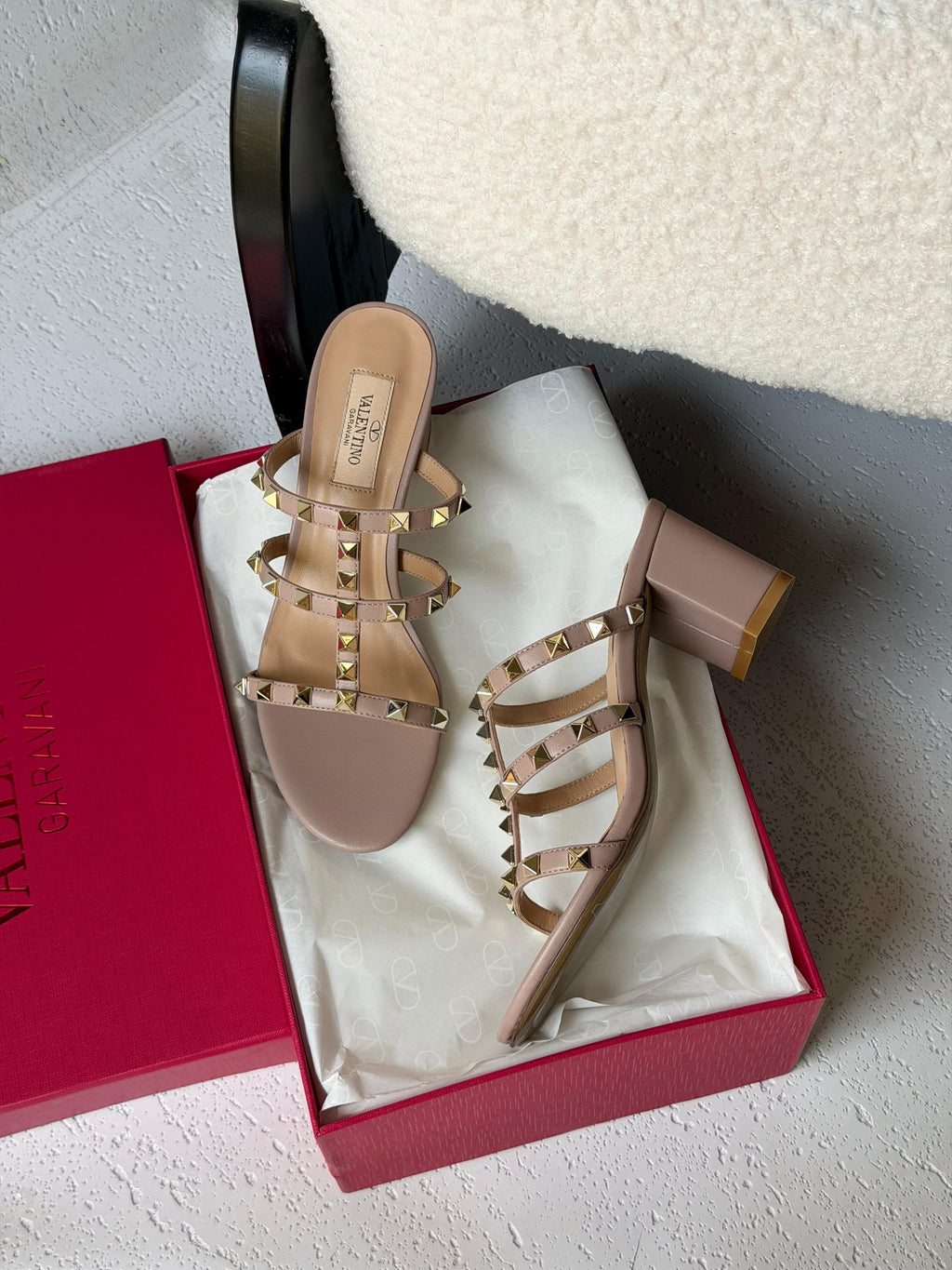 Valentino Garavani Rockstud Calfskin Leather Sandals - 7