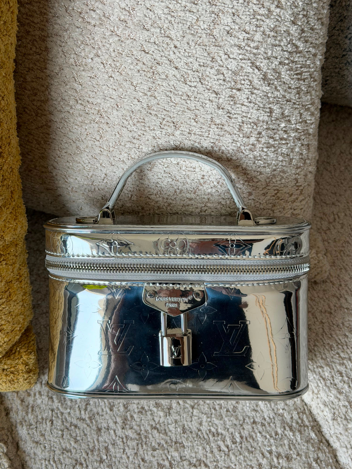 Louis Vuitton Vanity Chain Pouch Bag - 4
