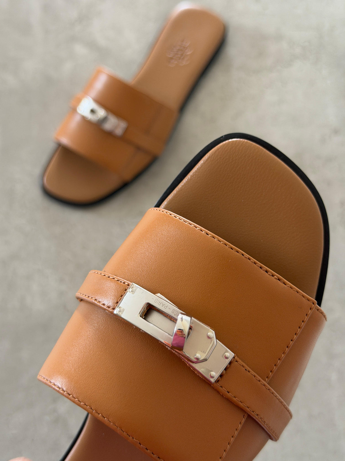 Hermes Giulia Flat Sandals - 4