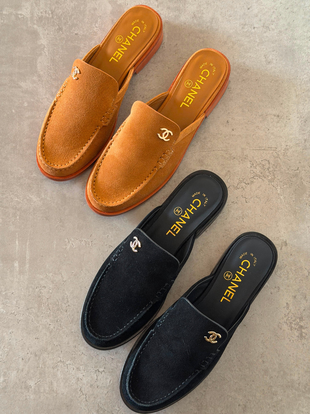Chanel Mules in Suede Calfskin - 3