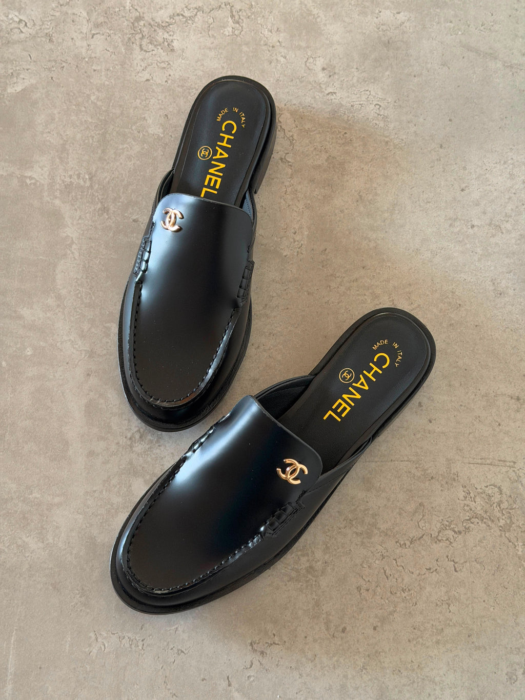 Chanel Mules in Suede Calfskin - 7