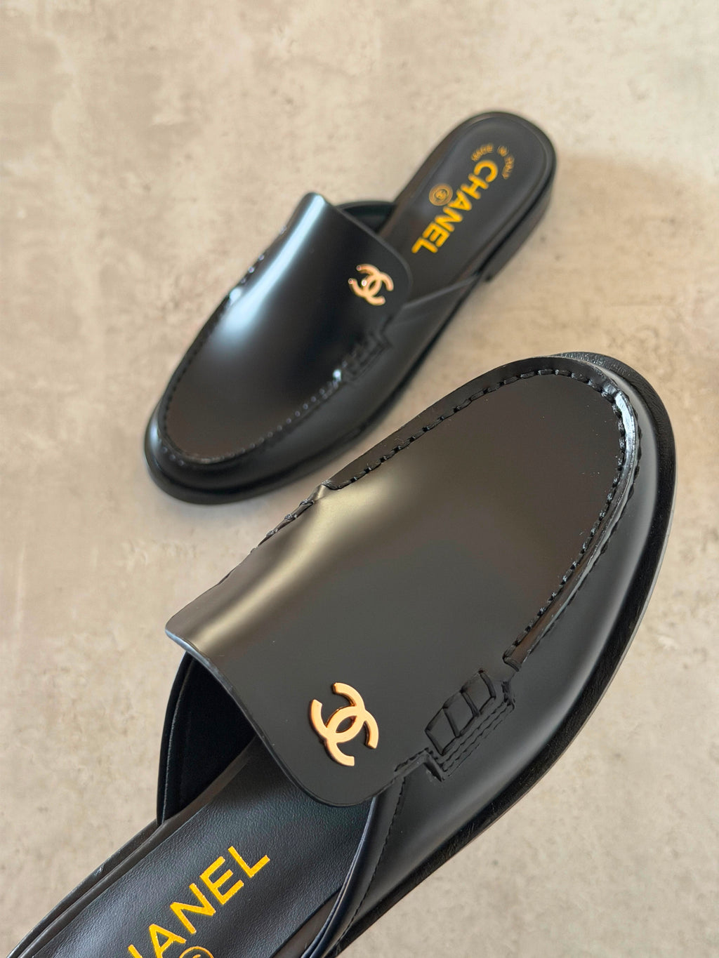Chanel Mules in Suede Calfskin - 6