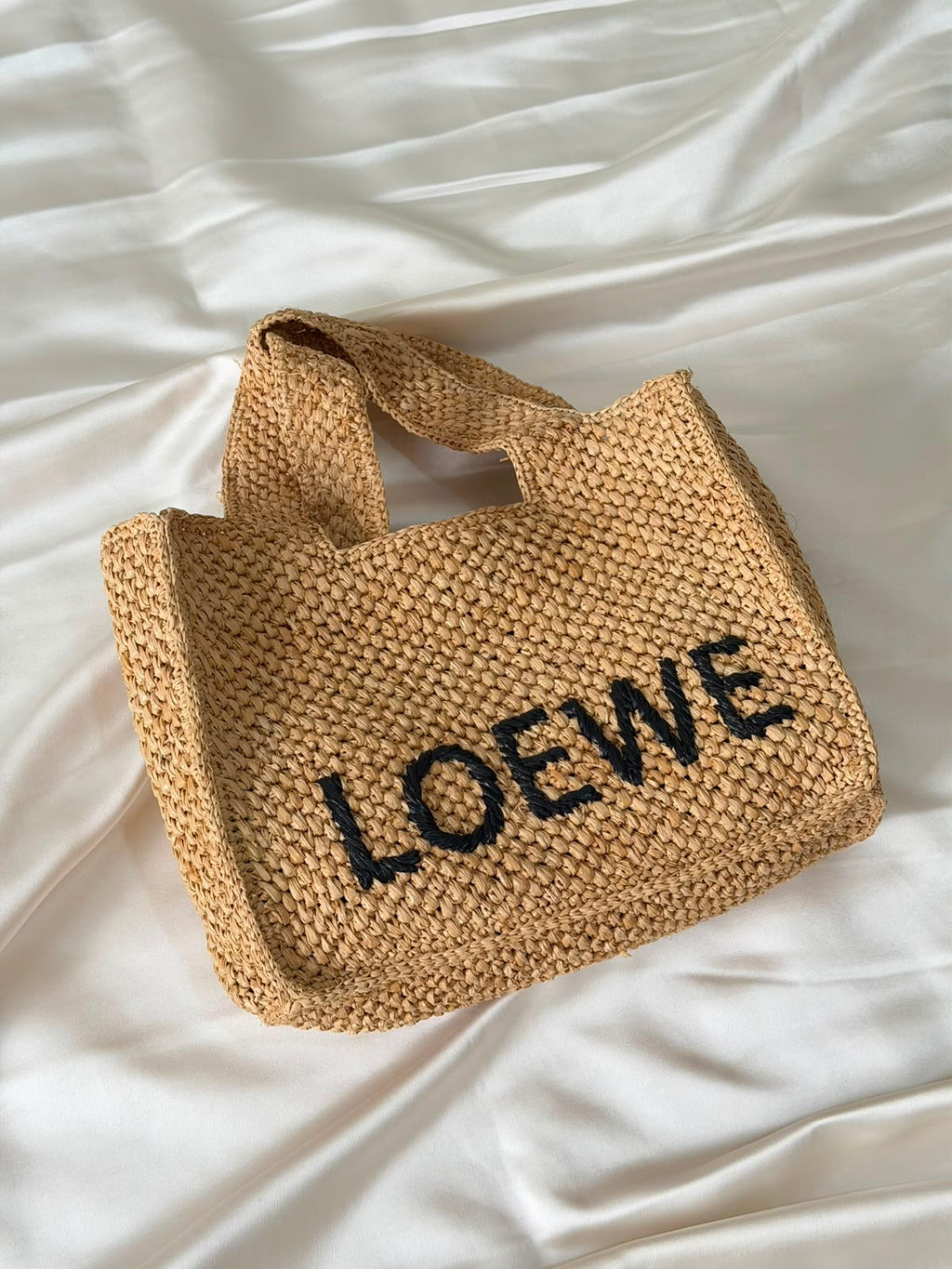 Loewe Font Tote in Woven Natural Raffia - 2