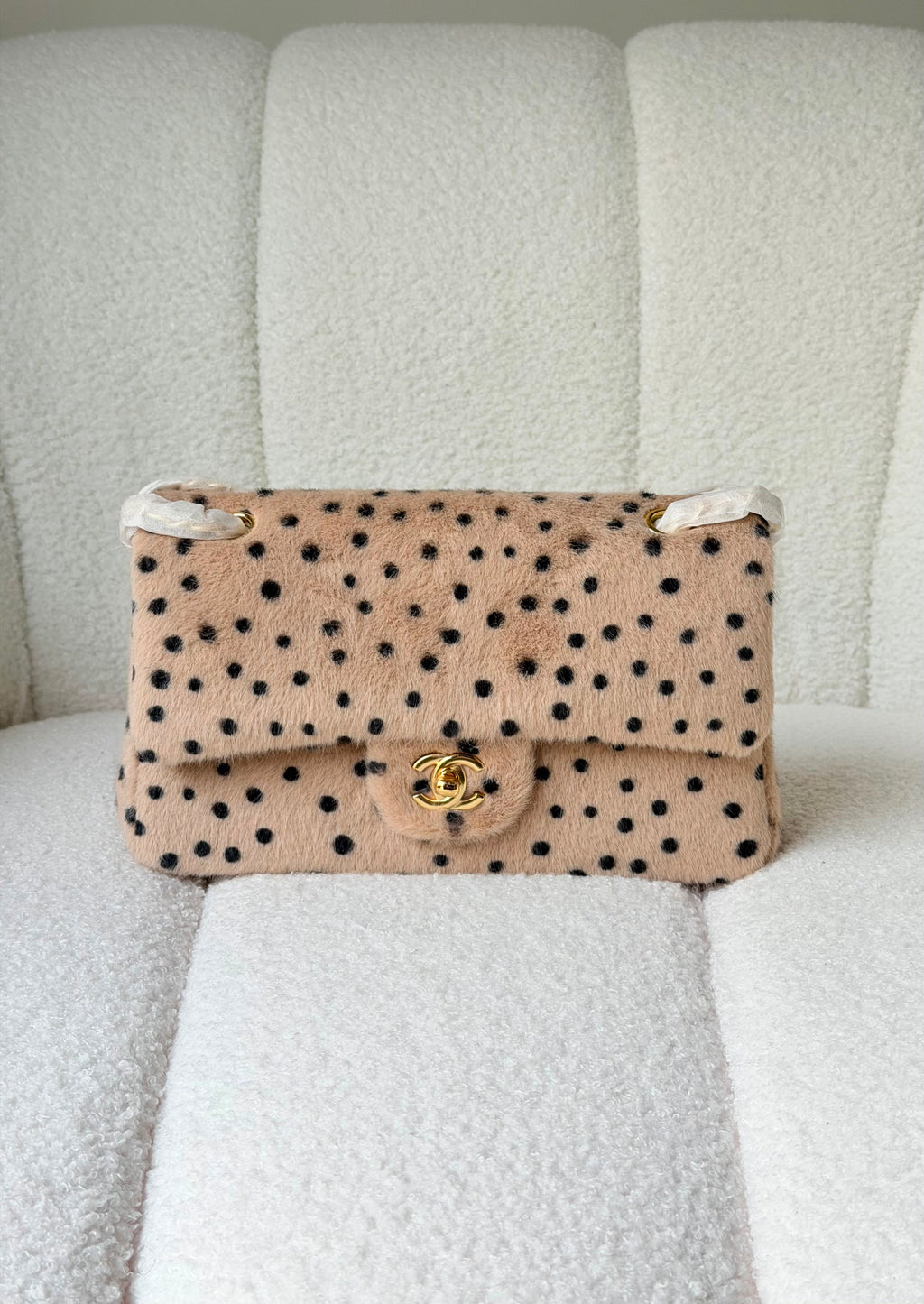 Chanel 26A Classic Flap Bag (20 Cm & 25 Cm) - 4