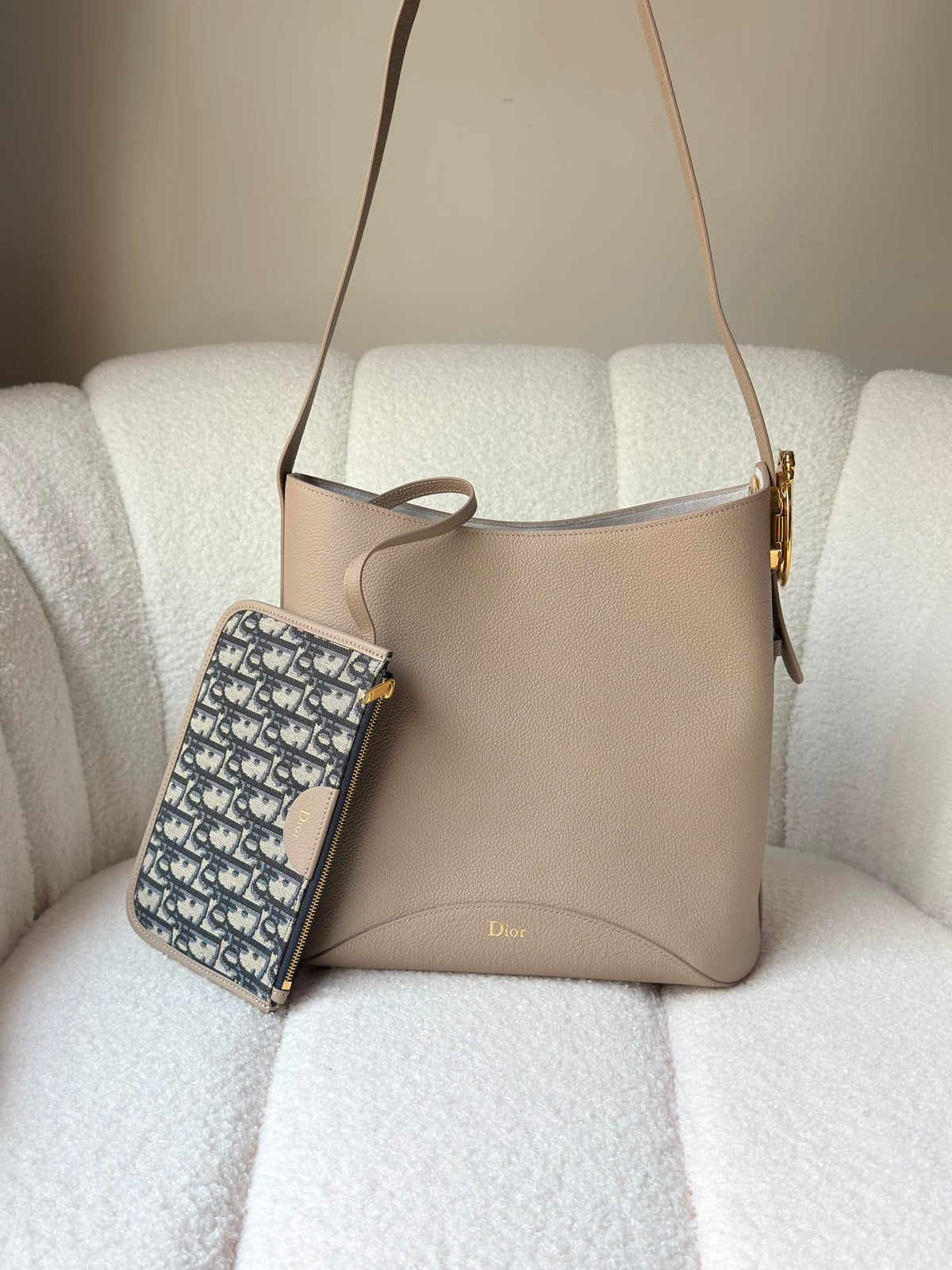 Dior Medaillon Bucket Bag (27 Cm) - 17