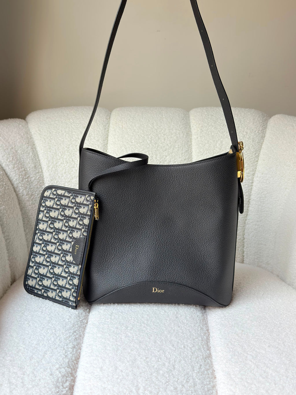 Dior Medaillon Bucket Bag (27 Cm) - 11