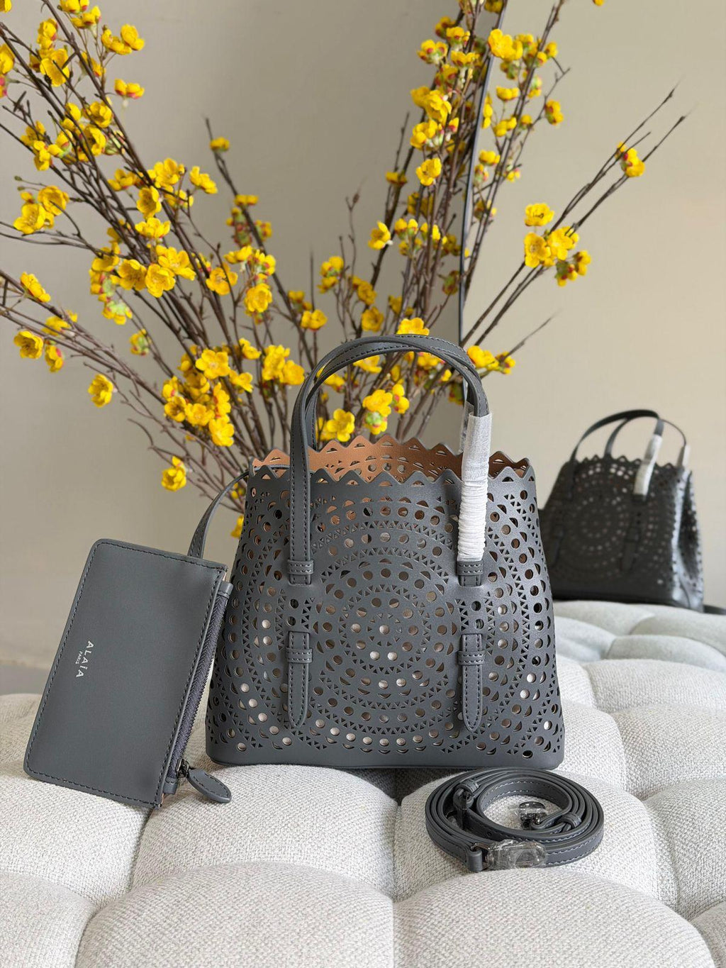 Alaia Mina 25 Bag - 14