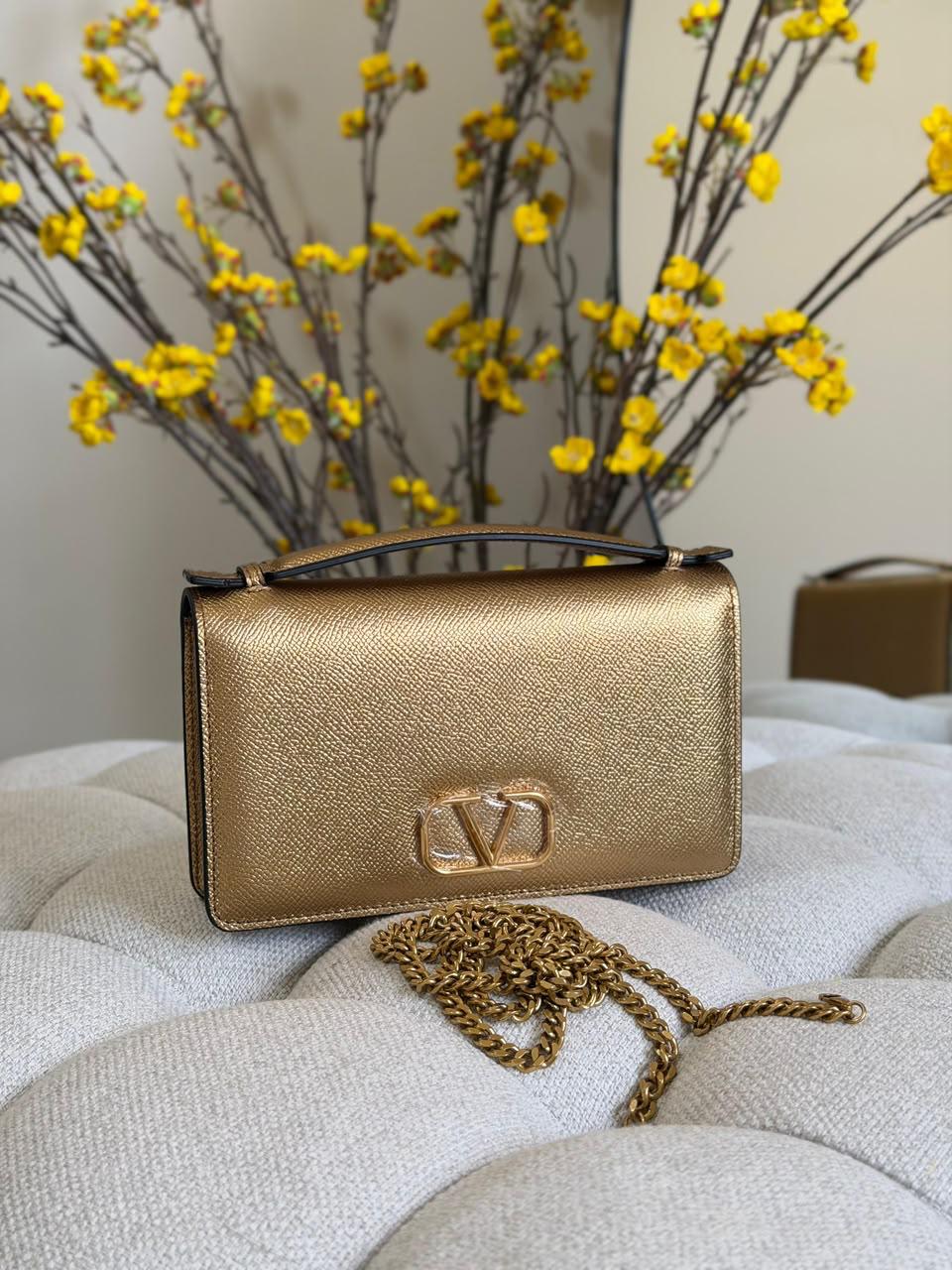 Valentino Garavani VLogo Signature Metallic Grainy Calfskin Wallet with Chain - 10
