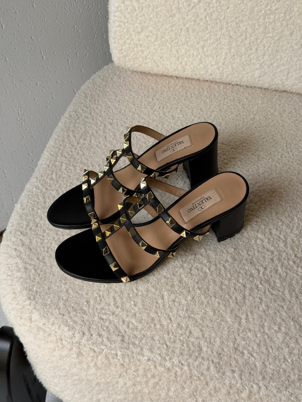 Valentino Garavani Rockstud Calfskin Leather Sandals - 2