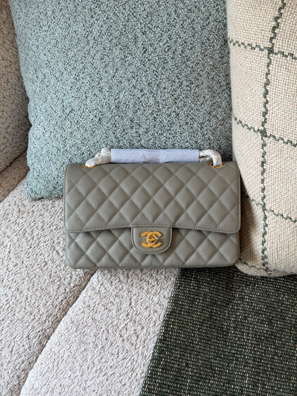 Chanel Medium Classic Double Flap Bag Gold Hardware - 6