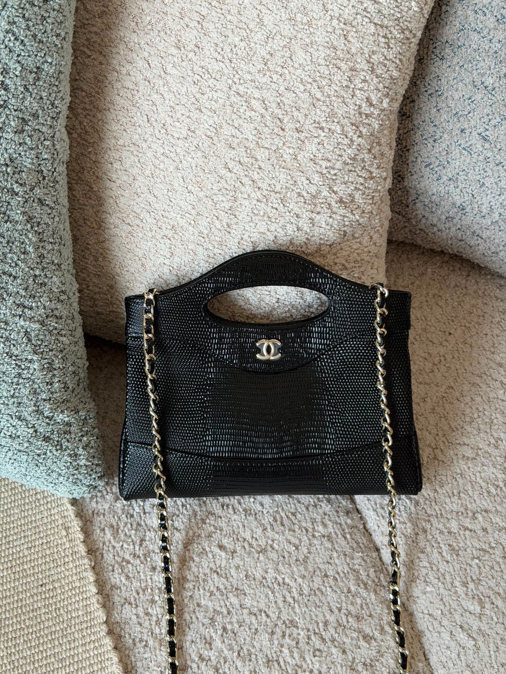 Chanel Clutch with chain Lizard Embossed Calfskin - 2
