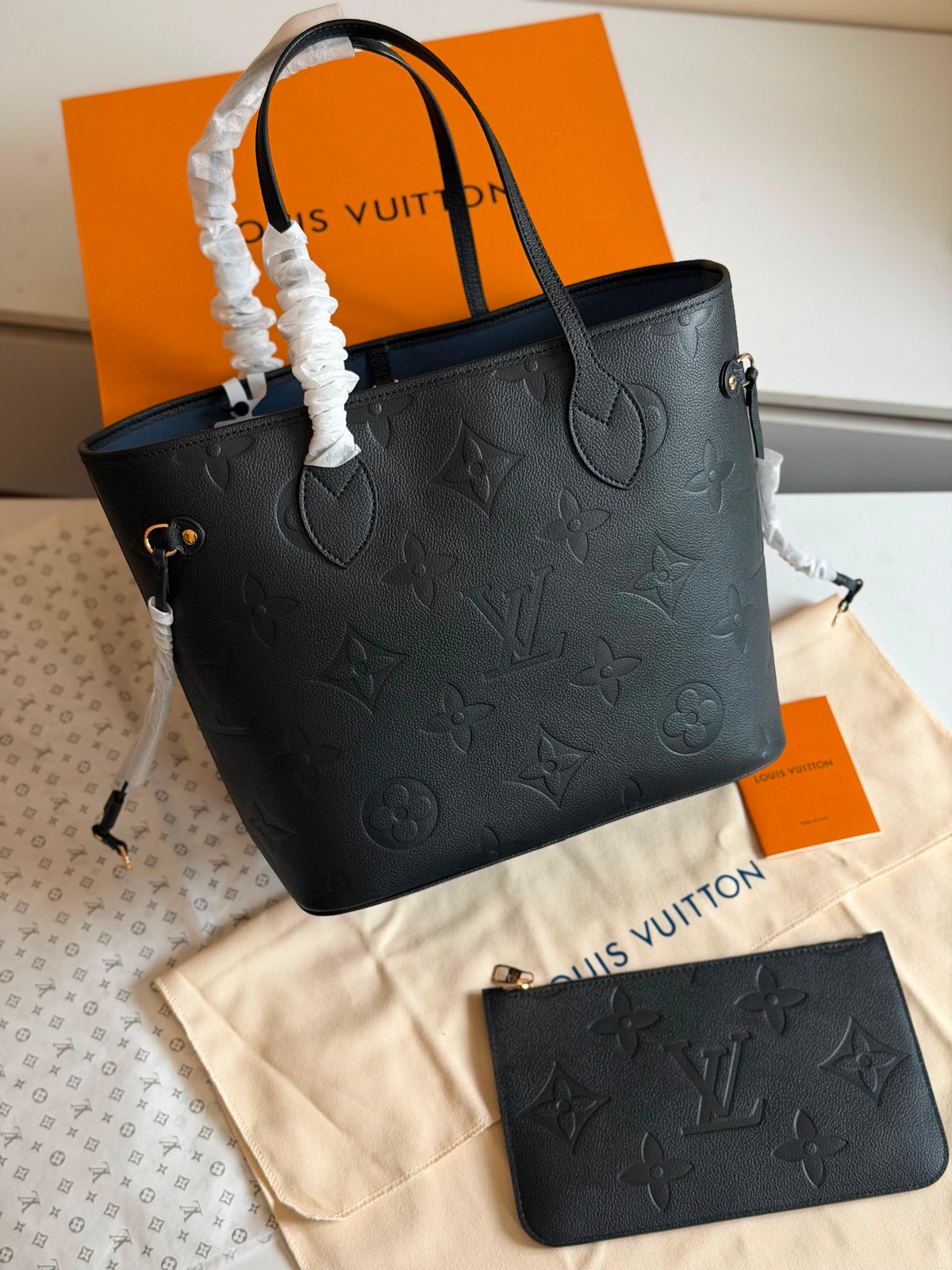 Louis Vuitton Neverfull MM Tote Bag - 5