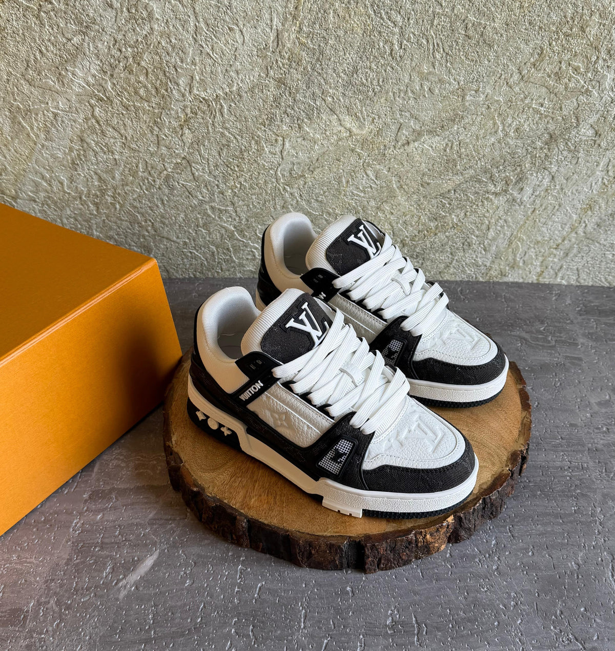 Louis Vuitton LV Trainer Sneakers