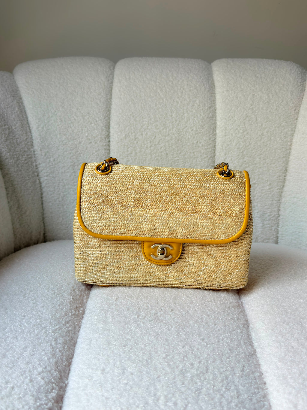 Chanel Flap Bag in Beige Braided Raffia and Black Lambskin (23 Cm) - 8