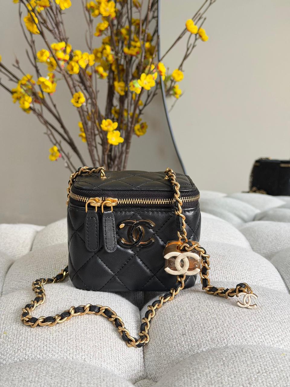 Chanel Quilted Lambskin Pearl Crush Mini Vanity Case - 2
