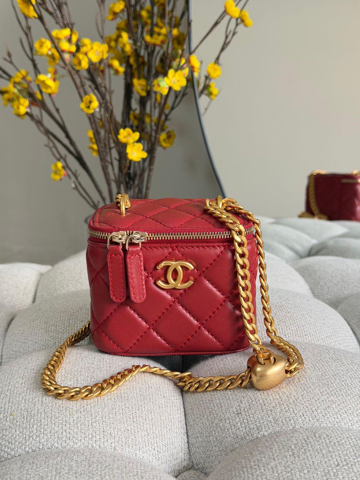 Chanel Quilted Lambskin Pearl Crush Mini Vanity Case - 8